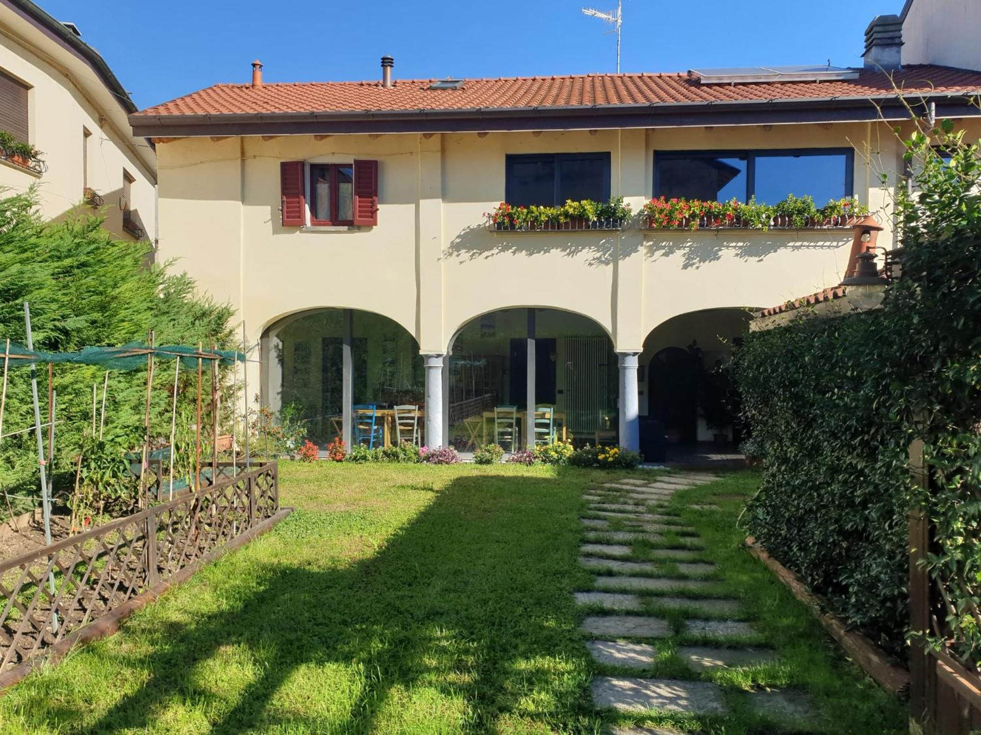 Bed and Breakfast Le Tre Arti Gavirate Exteriér fotografie
